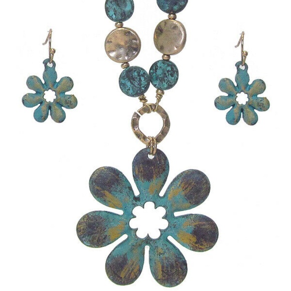 Jewelry - Vintage Rustic Metal Flower Pendant Necklace Earri